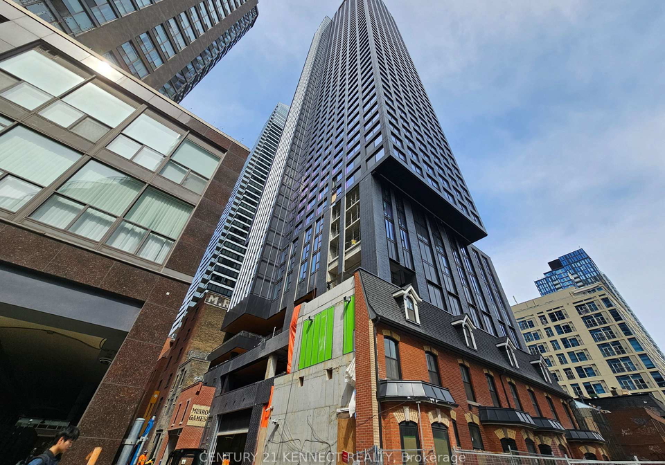 8-wellesley-street-w-toronto-ontario-c13080854