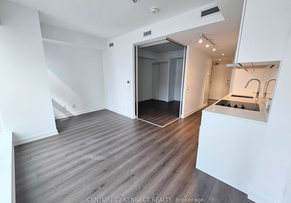 8-wellesley-street-w-toronto-ontario-c13080854