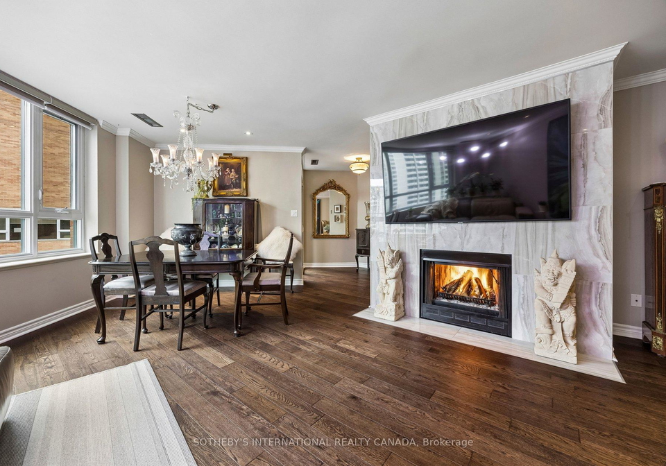 55-wellesley-street-e-toronto-ontario-c13080920