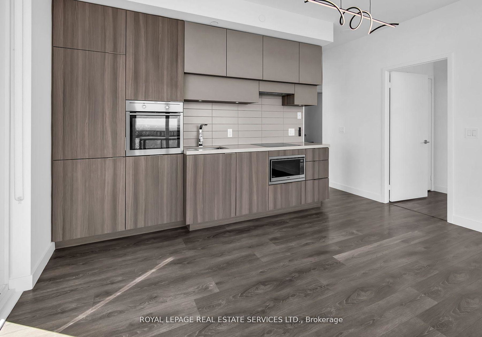 8-eglinton-avenue-e-toronto-ontario-c13081798