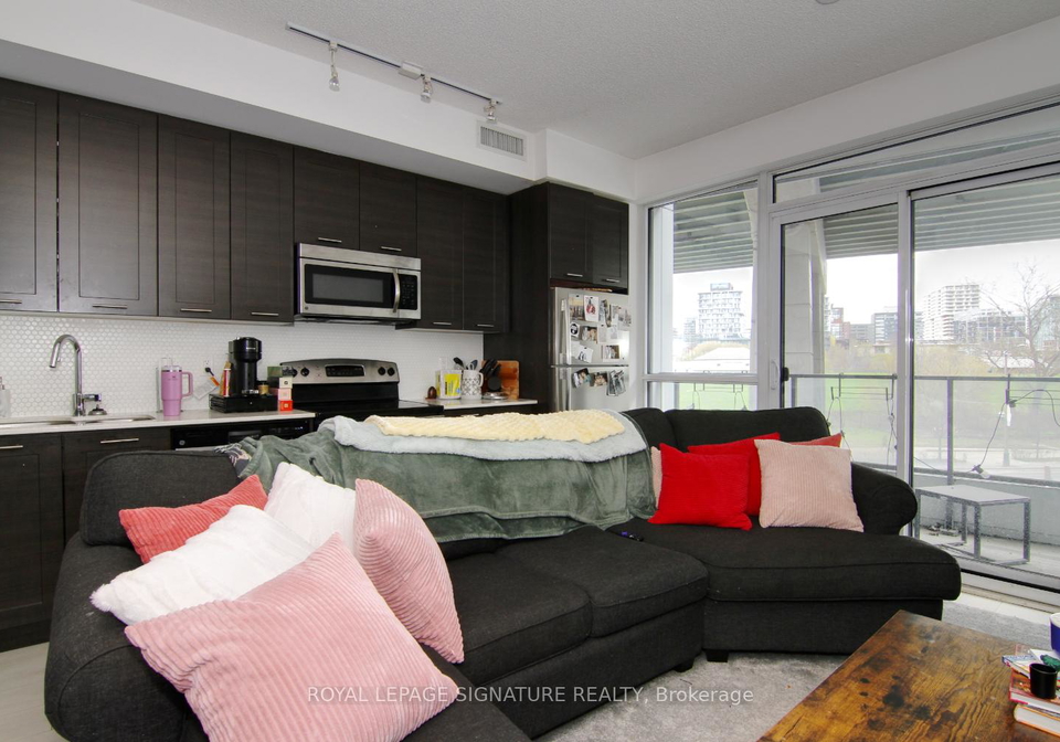 50-bruyeres-mews-toronto-ontario-c13081922