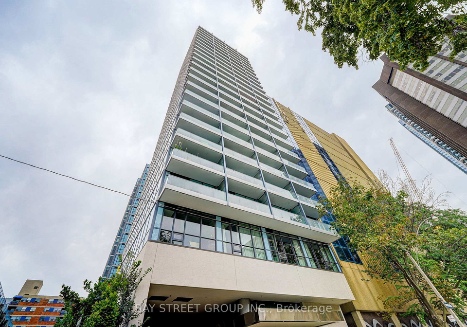 210-simcoe-street-toronto-ontario-c13082162