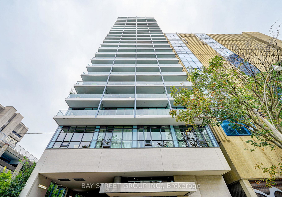 210-simcoe-street-toronto-ontario-c13082162