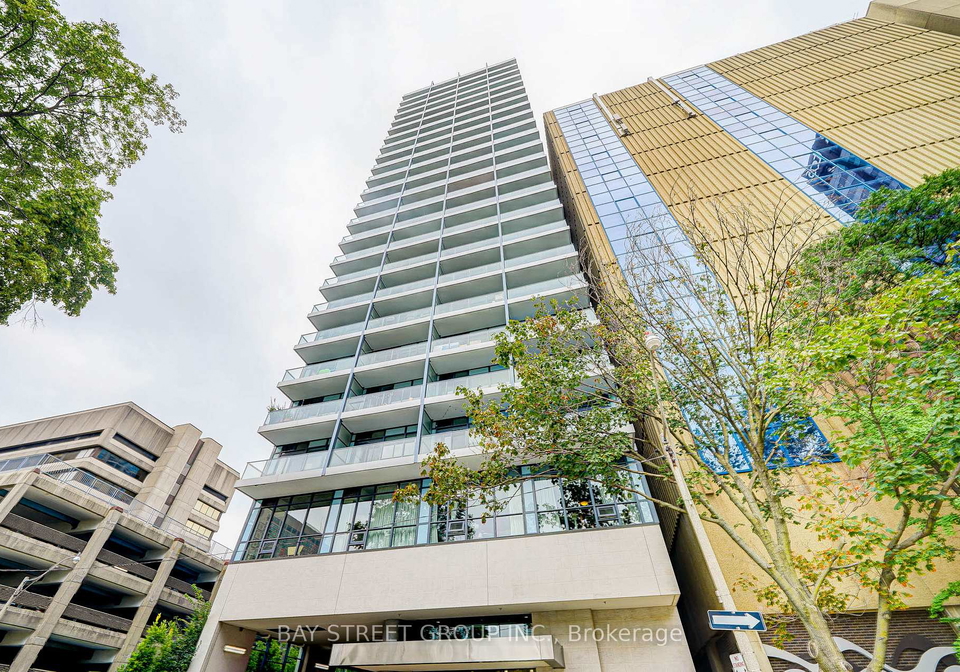 210-simcoe-street-toronto-ontario-c13082162