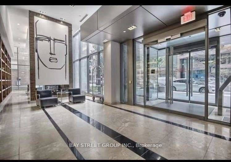 37-grosvenor-street-toronto-ontario-c13082208