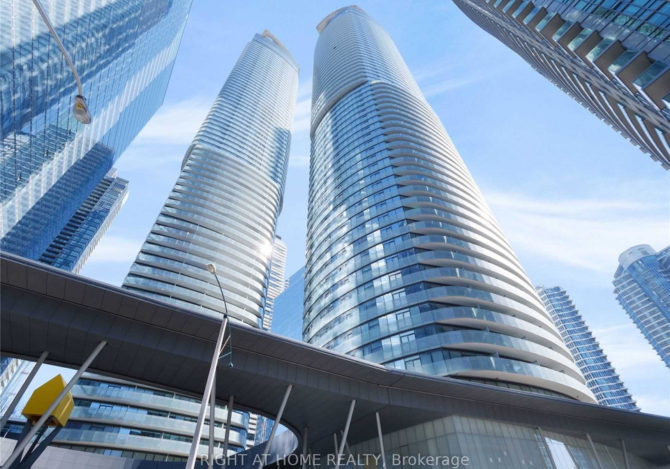 12-york-street-toronto-ontario-c13082248