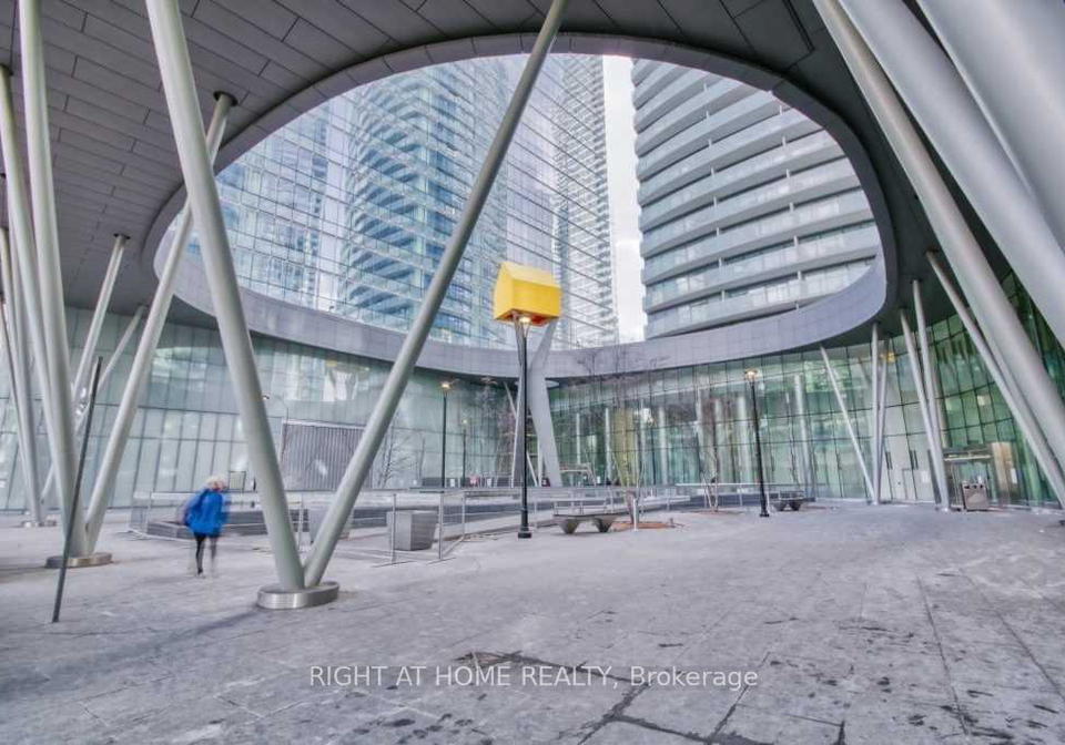 12-york-street-toronto-ontario-c13082248