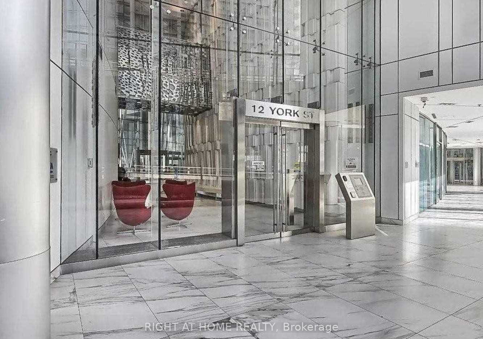 12-york-street-toronto-ontario-c13082248