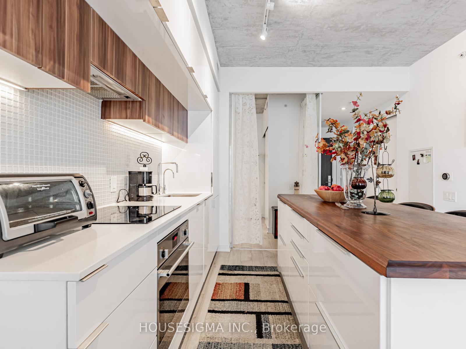 185-roehampton-avenue-toronto-ontario-c13082282