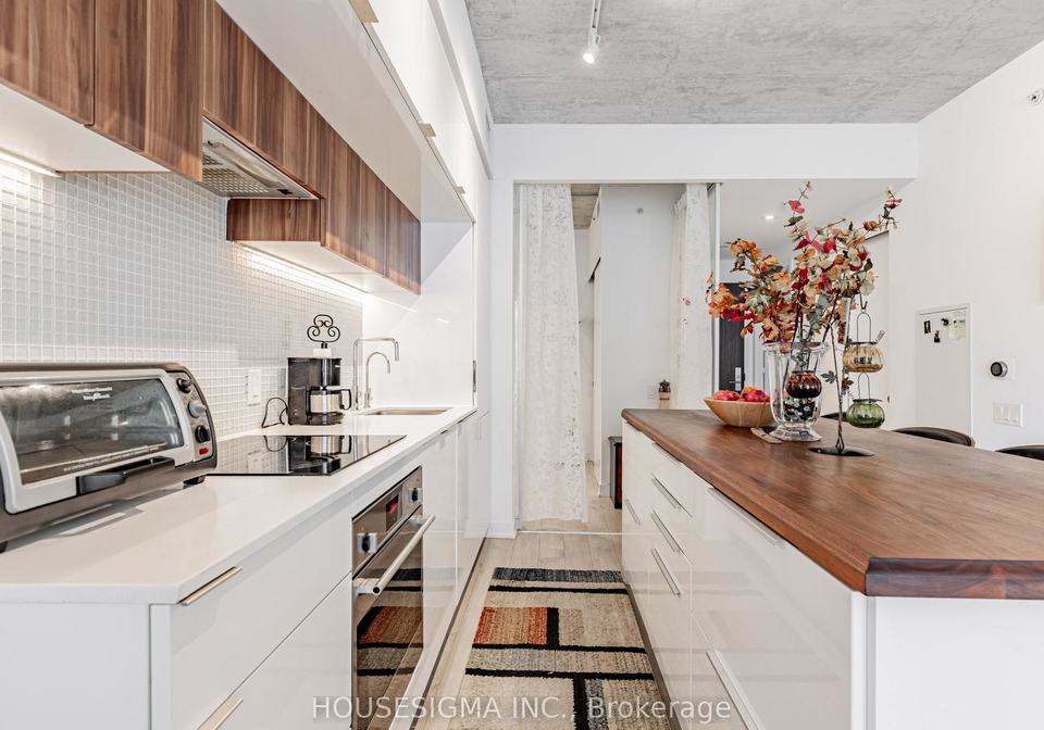 185-roehampton-avenue-toronto-ontario-c13082282