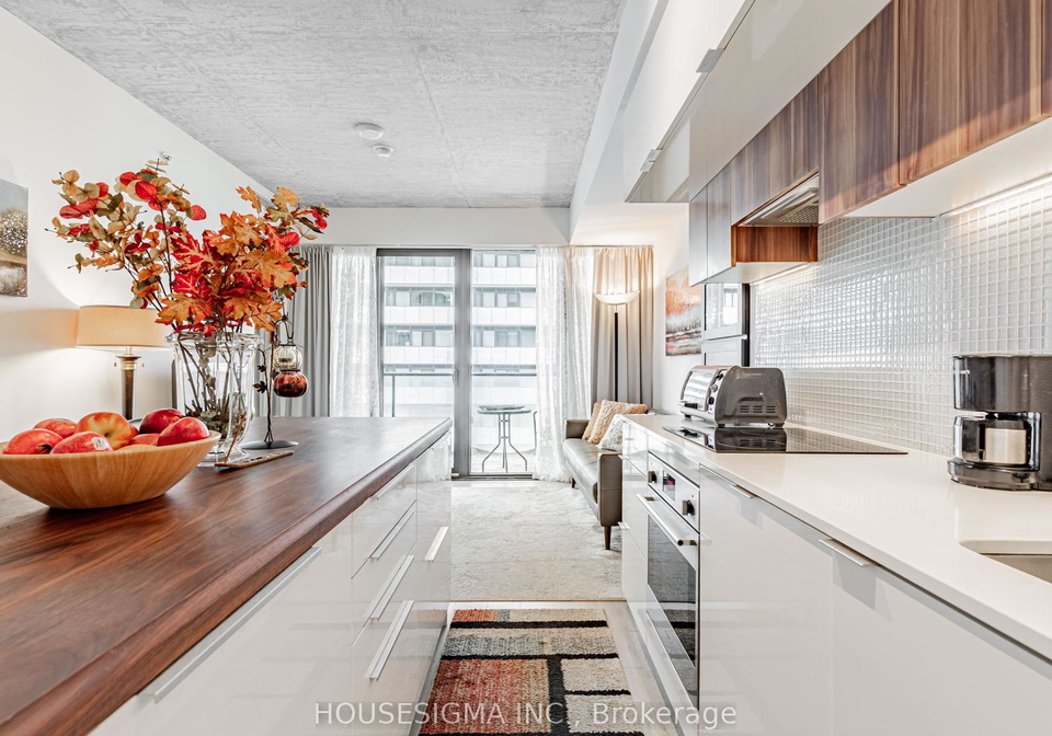 185-roehampton-avenue-toronto-ontario-c13082282
