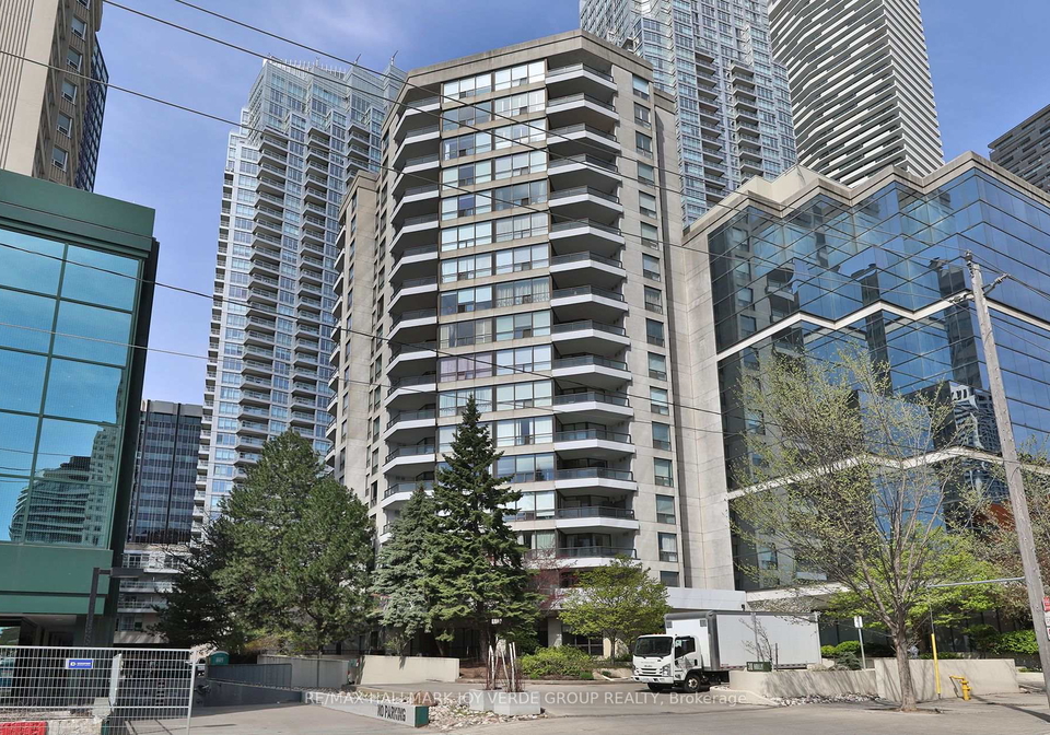 30-holly-street-toronto-ontario-c13082594