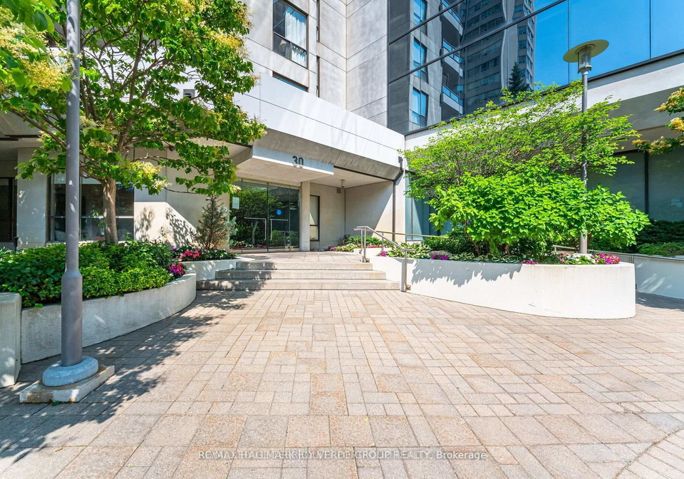 30-holly-street-toronto-ontario-c13082594