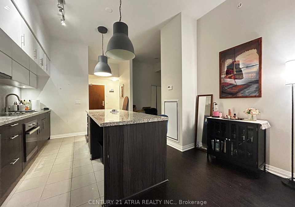 8-mercer-street-toronto-ontario-c13082902