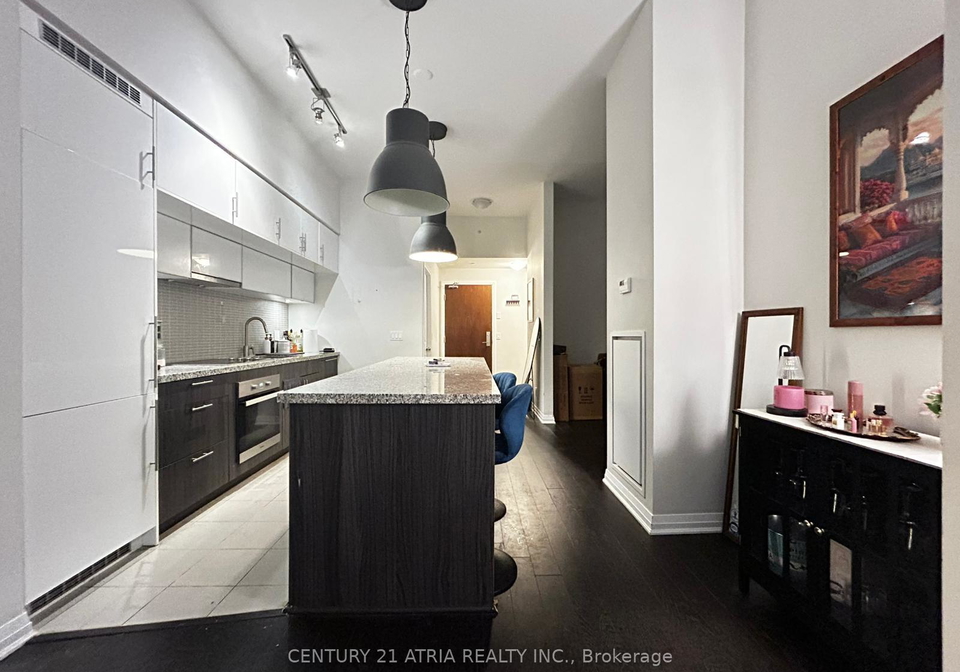 8-mercer-street-toronto-ontario-c13082902