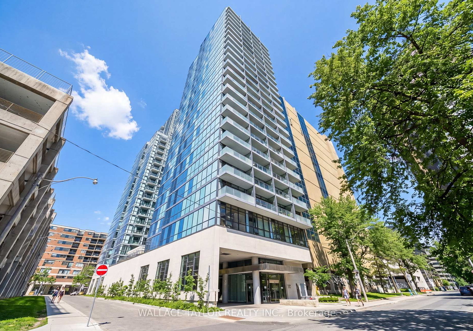 210-simcoe-street-toronto-ontario-c13083170