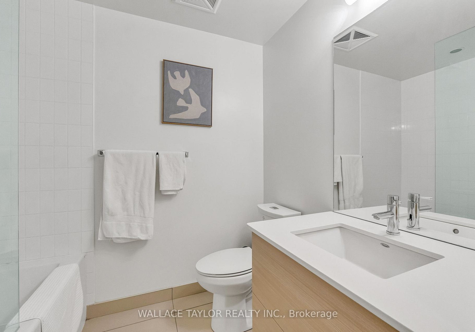 210-simcoe-street-toronto-ontario-c13083170