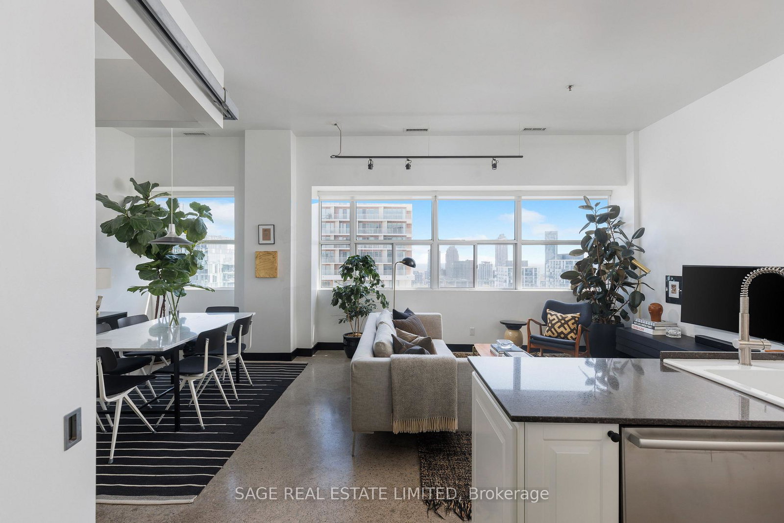700-king-street-w-toronto-ontario-c13083586