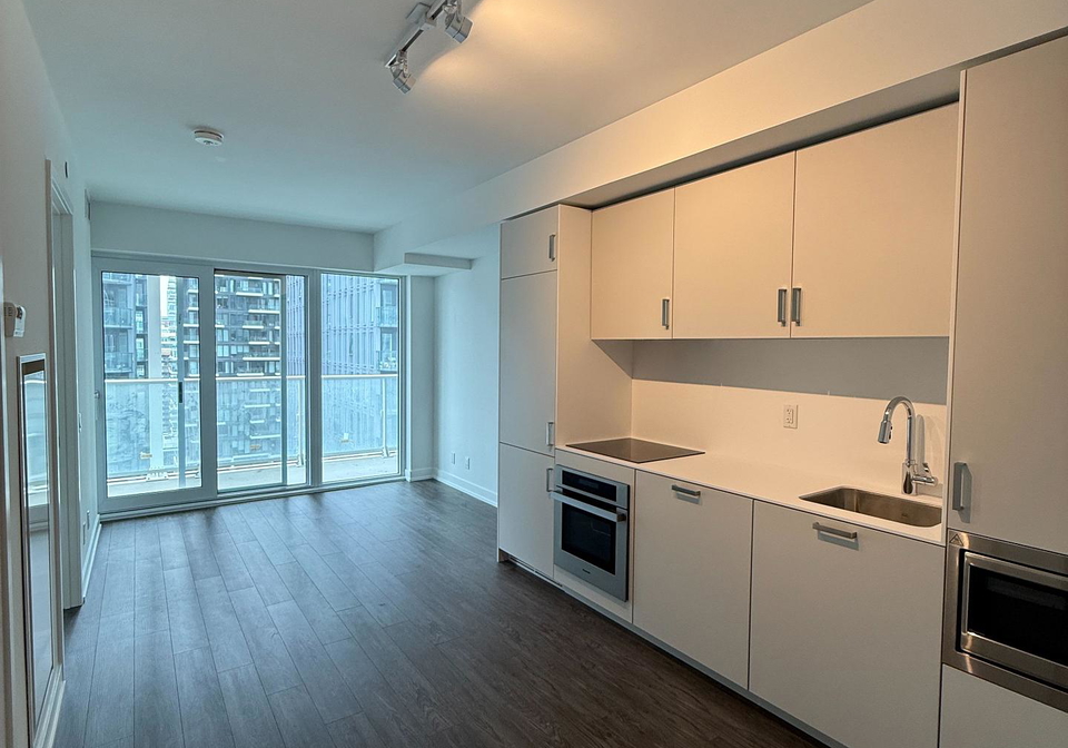 88-queen-street-toronto-ontario-c13083662
