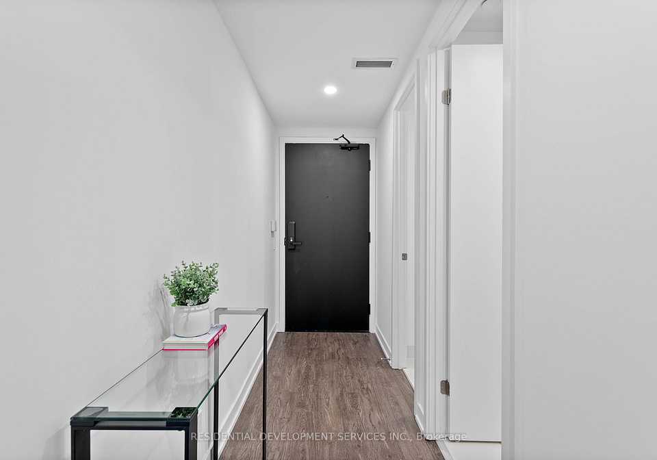 88-queen-street-toronto-ontario-c13083688