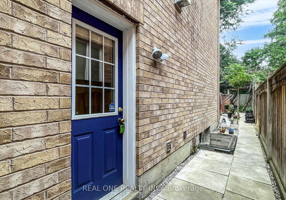 75-green-meadows-circle-north-york-ontario-c13083878