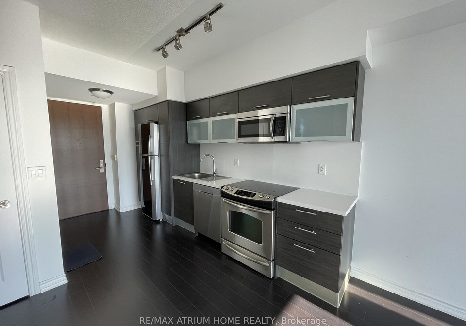 386-yonge-street-toronto-ontario-c13083890