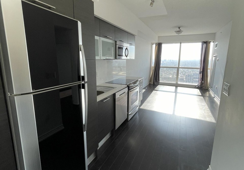 386-yonge-street-toronto-ontario-c13083890