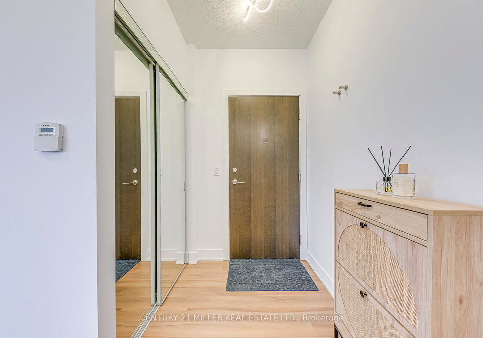 28-linden-street-toronto-ontario-c13083978