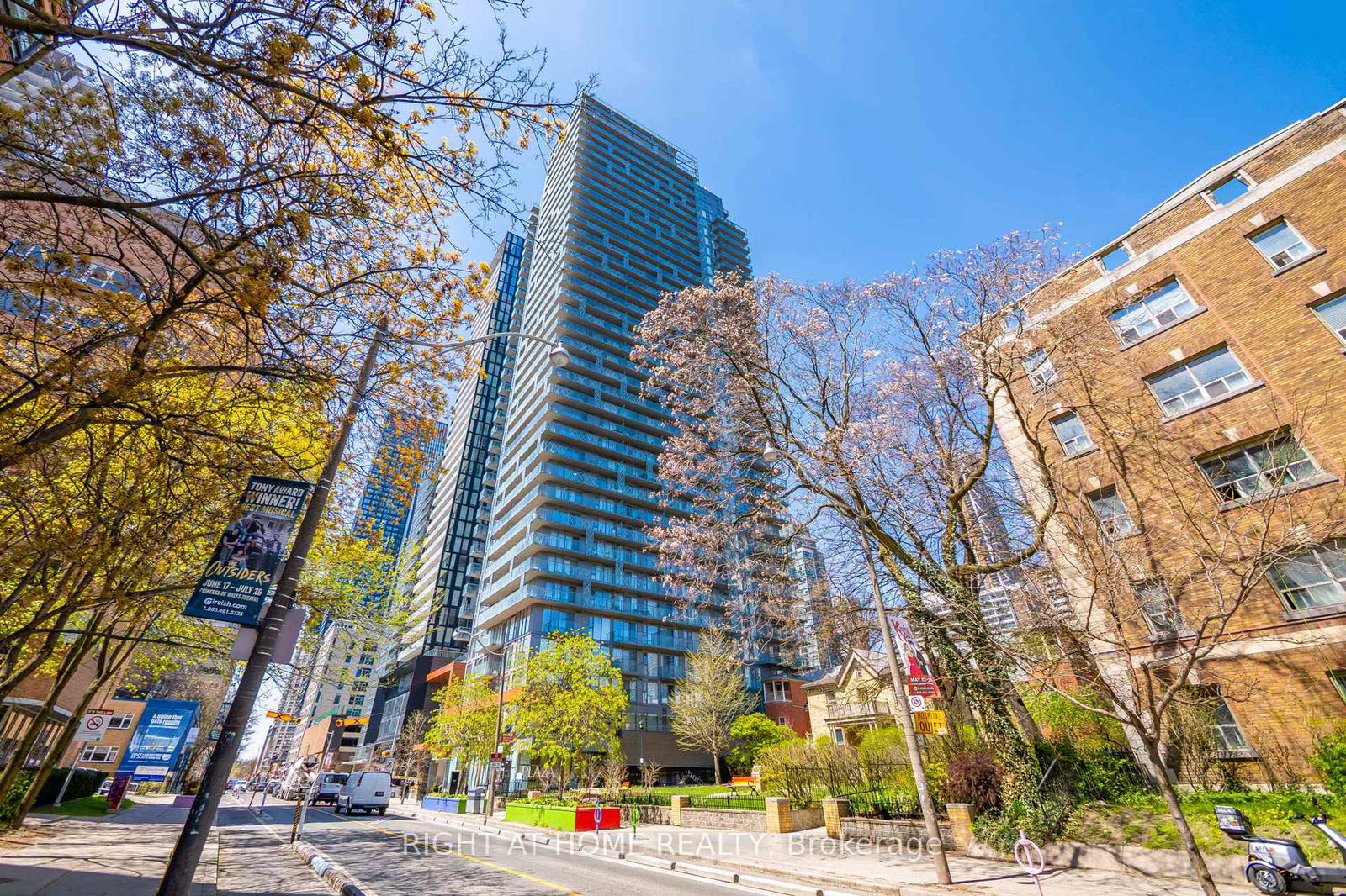 50-wellesley-street-e-toronto-ontario-c13084354