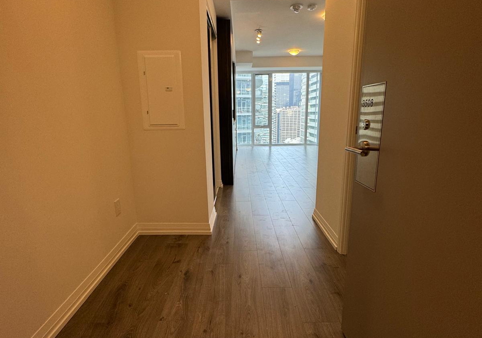 8-widmer-street-toronto-ontario-c13085006