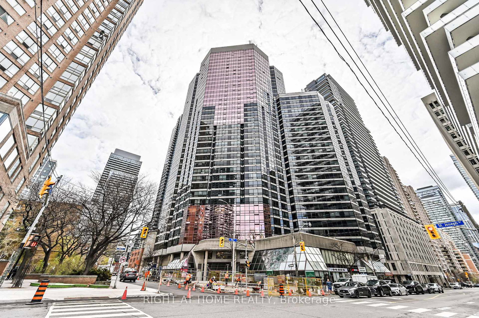 1001-bay-street-toronto-ontario-c13085148
