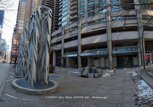 750-bay-street-toronto-ontario-c13085534