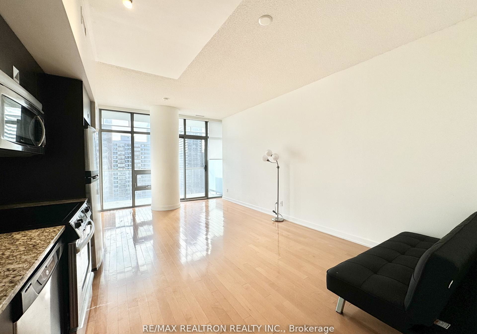 33-charles-street-e-toronto-ontario-c13085744