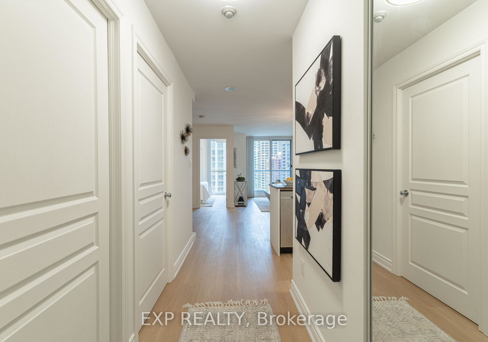 801-bay-street-toronto-ontario-c13086220