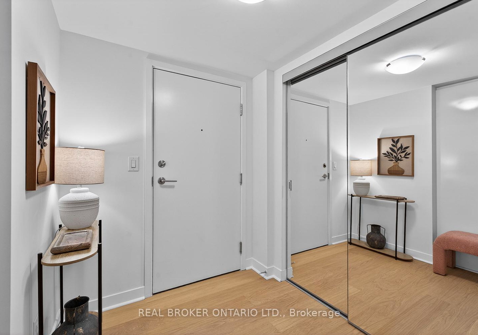 295-adelaide-street-w-toronto-ontario-c13086582