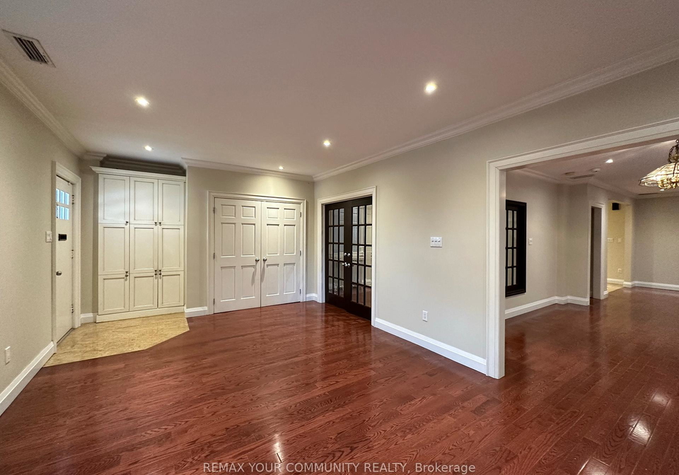 70-snowdon-avenue-toronto-ontario-c13086844