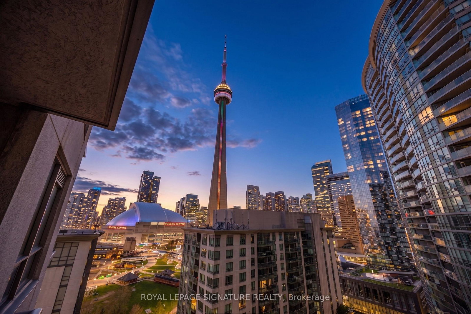 19-grand-trunk-crescent-toronto-ontario-c13086994