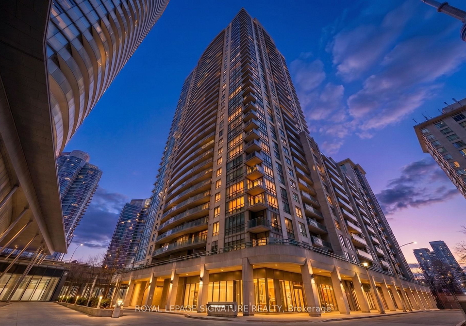 19-grand-trunk-crescent-toronto-ontario-c13086994