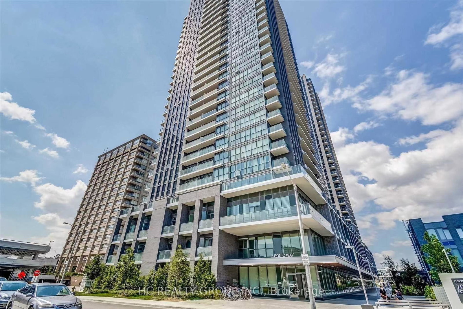 6-sonic-way-east-york-ontario-c13087848