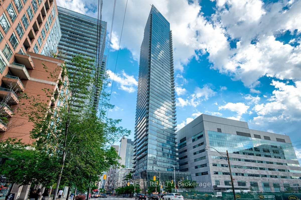 832-bay-street-toronto-ontario-c13087894
