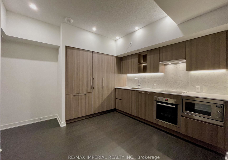 19-bathurst-street-toronto-ontario-c13088066