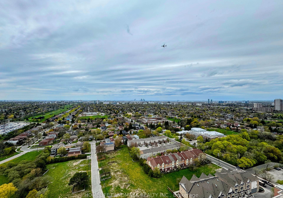 5858-yonge-street-toronto-ontario-c13088474