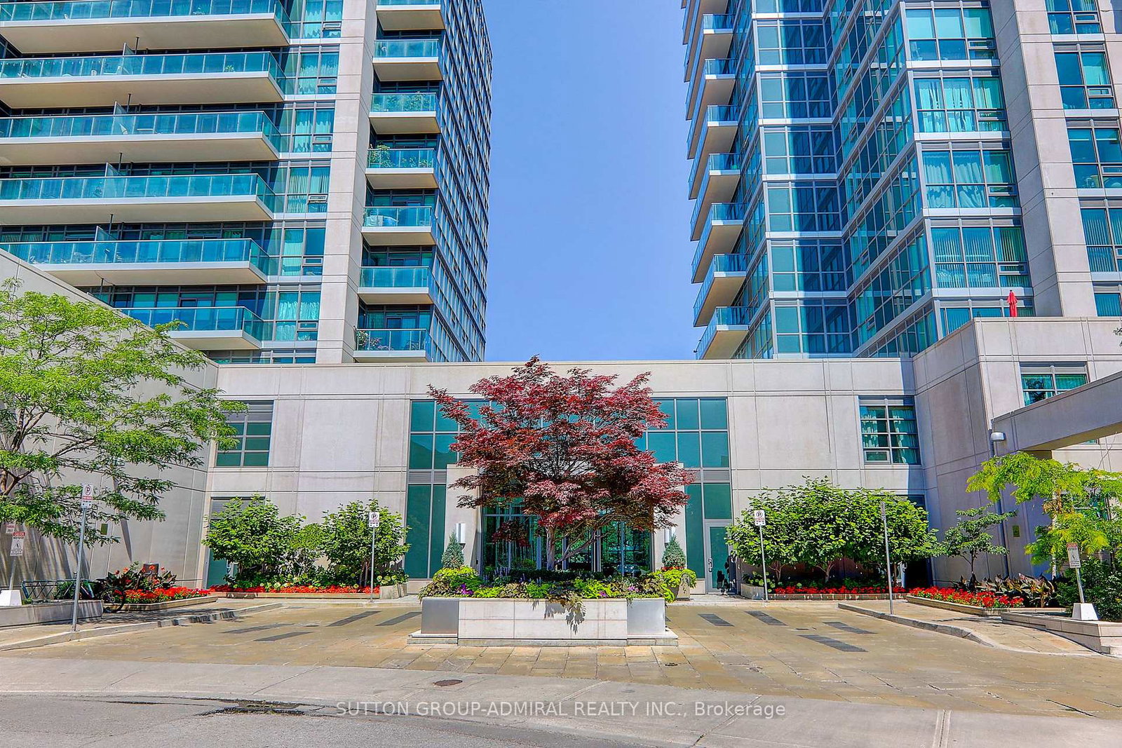 35-brian-peck-crescent-east-york-ontario-c13088820