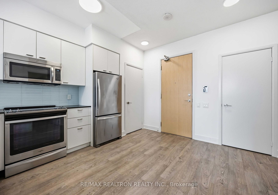 30-roehampton-avenue-toronto-ontario-c13089274