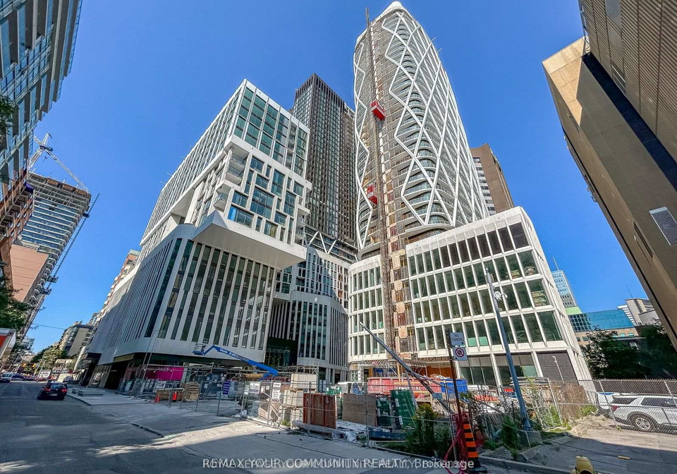 238-simcoe-street-toronto-ontario-c13089478