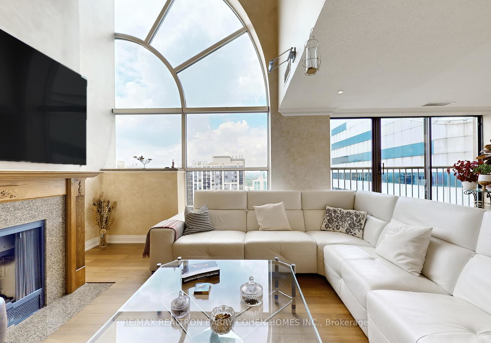 100-upper-madison-avenue-toronto-ontario-c13089806