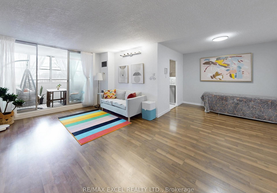 205-hilda-avenue-toronto-ontario-c13090054