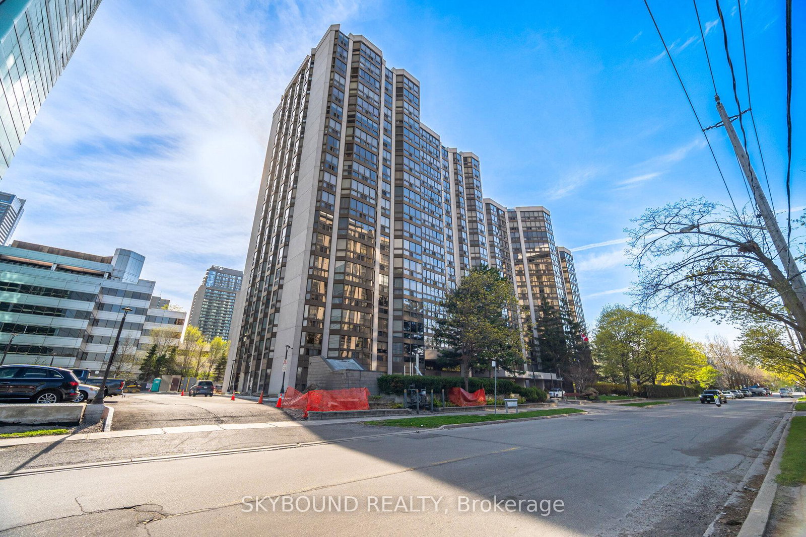 10-kenneth-avenue-north-york-ontario-c13090246