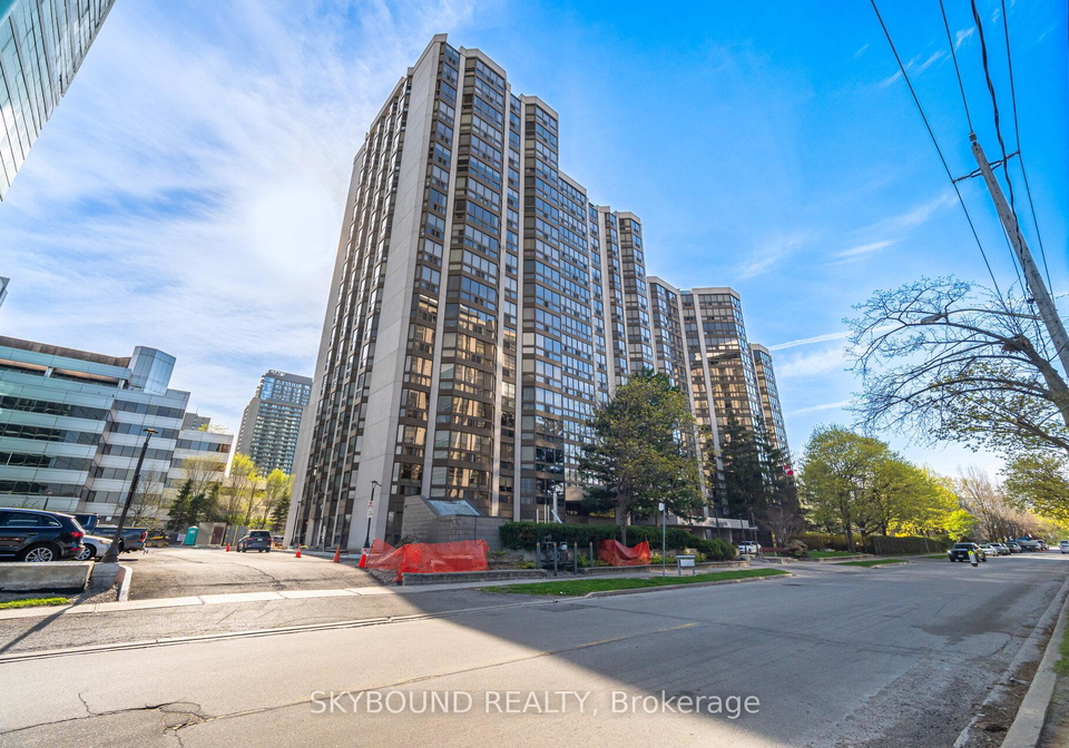 10-kenneth-avenue-north-york-ontario-c13090246