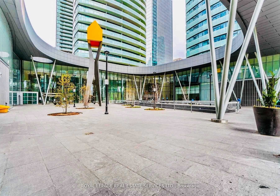 14-york-street-e-toronto-ontario-c13090416